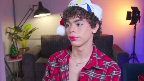 Snapshot of timmyshy chatting on December 2024 02:48:02 AM timmyshy online show from December 2024 02:48:02 AM