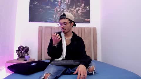 Evans  online show from December 2025 04:10:02 AM