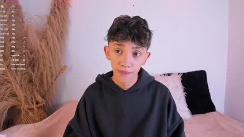 Snapshot of timothy_ross chatting on December 2024 08:07:02 PM Timothy 21 years old online show from December 2024 08:07:02 PM