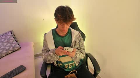 Snapshot of timothy_ross chatting on September 2025 04:18:02 AM Timothy 21 years old online show from September 2025 04:18:02 AM