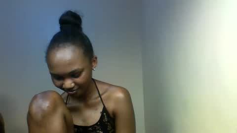 Tina online show from November 2025 01:00:01 PM