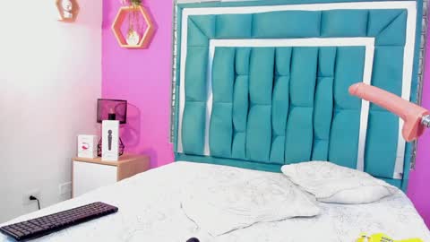 Tina online show from December 2024 10:48:01 PM