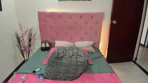 Snapshot of tinalorenz chatting on February 2026 03:40:01 PM Tina online show from February 2026 03:40:01 PM