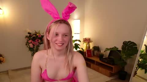 tinasiner online show from April 2026 02:03:02 PM