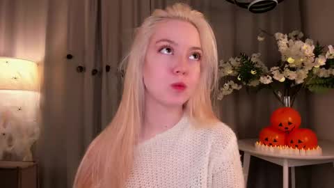 Annie online show from October 2025 10:33:02 PM