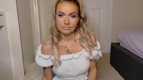 tinkerbell822 online show from March 2026 09:15:02 AM