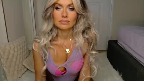Snapshot of tinkerbell822 chatting on April 2026 07:07:01 AM tinkerbell822 online show from April 2026 07:07:01 AM