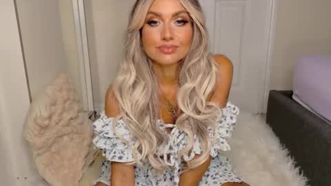 Snapshot of tinkerbell822 chatting on May 2026 07:15:01 AM tinkerbell822 online show from May 2026 07:15:01 AM
