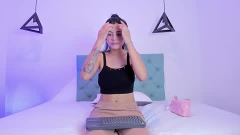 Snapshot of tinny_and_candy chatting on December 2024 02:15:01 PM TINNY AND CANDY online show from December 2024 02:15:01 PM