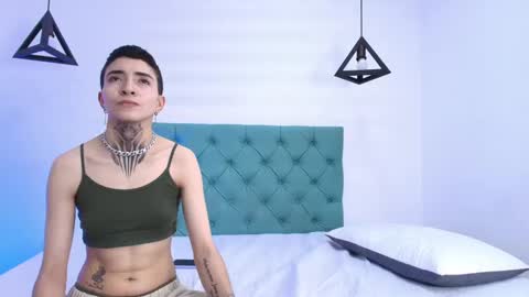 Snapshot of tinny_and_candy chatting on February 2025 04:35:01 PM TINNY AND CANDY online show from February 2025 04:35:01 PM