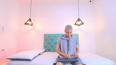 Snapshot of tinny_and_candy chatting on February 2025 01:08:02 PM TINNY AND CANDY online show from February 2025 01:08:02 PM
