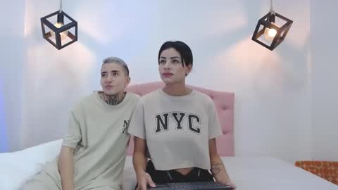 Snapshot of tinny_and_candy chatting on March 2025 01:40:02 PM TINNY AND CANDY online show from March 2025 01:40:02 PM
