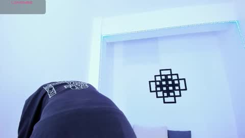Snapshot of tinny_and_candy chatting on September 2025 10:18:01 AM TINNY AND CANDY online show from September 2025 10:18:01 AM