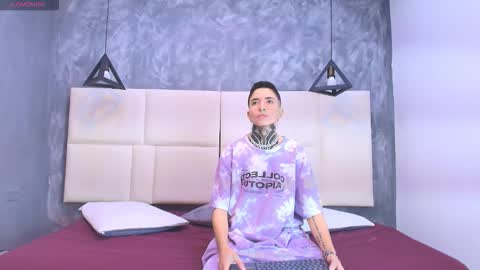 Snapshot of tinny_and_candy chatting on October 2025 12:19:01 PM TINNY AND CANDY online show from October 2025 12:19:01 PM