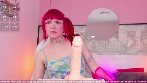 Snapshot of tiny__emmy chatting on December 2024 03:55:01 PM Emmy blue berry1 online show from December 2024 03:55:01 PM