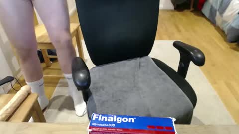 Snapshot of tiny_cock_pig chatting on January 2025 01:47:01 PM Luke online show from January 2025 01:47:01 PM