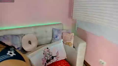Snapshot of tiny_cora chatting on June 2026 04:48:01 PM tiny_cora online show from June 2026 04:48:01 PM
