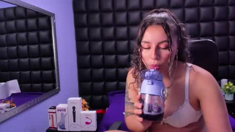 tiny online show from October 2025 03:38:01 AM