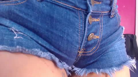 tiny_whore18 online show from October 2025 04:30:02 PM