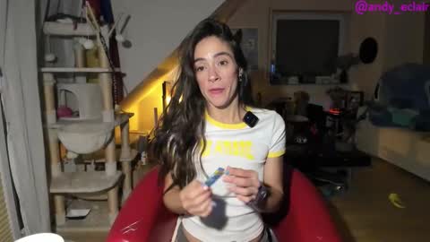 Snapshot of tiny_williams chatting on October 2025 04:32:02 AM Tiny online show from October 2025 04:32:02 AM