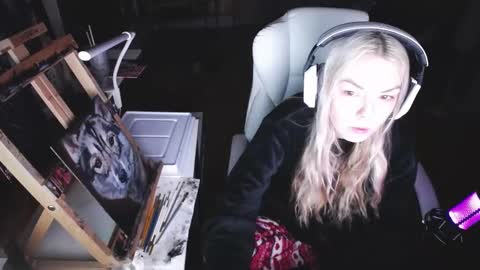 stage Kylie Sinner  brand CLITBAIT online show from February 2025 05:26:02 AM