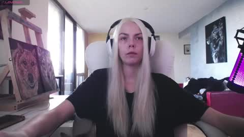 stage Kylie Sinner  brand CLITBAIT online show from September 2025 10:09:02 PM