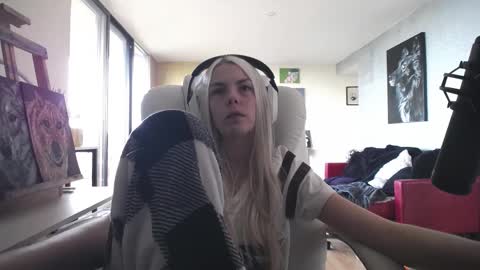 stage Kylie Sinner  brand CLITBAIT online show from October 2025 01:12:02 PM