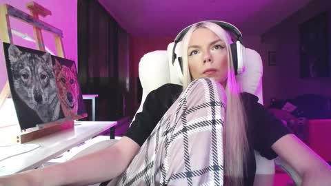 stage Kylie Sinner  brand CLITBAIT online show from October 2025 04:13:01 AM