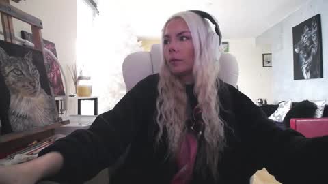 stage Kylie Sinner  brand CLITBAIT online show from February 2026 06:28:02 PM