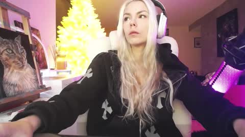 stage Kylie Sinner  brand CLITBAIT online show from February 2026 10:30:01 PM