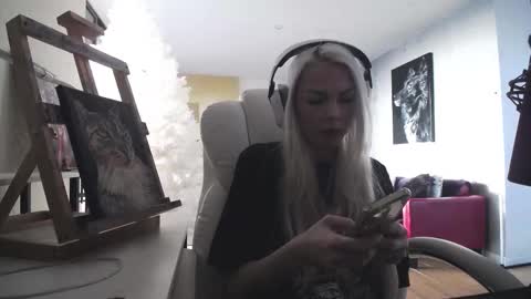 stage Kylie Sinner  brand CLITBAIT online show from February 2026 08:24:02 PM