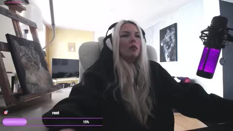 stage Kylie Sinner  brand CLITBAIT online show from March 2026 11:58:01 AM