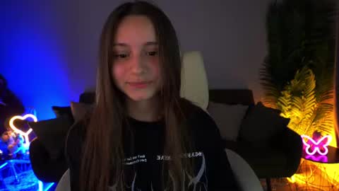 tinynataliee online show from July 2026 08:22:02 PM