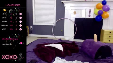 Snapshot of tinyvixxen chatting on March 2025 01:56:01 AM V - Read the bio please thanks. online show from March 2025 01:56:01 AM