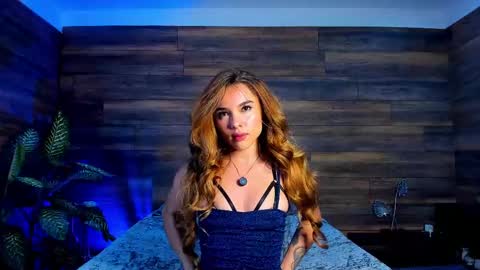 Snapshot of tinyw0nder chatting on October 2025 09:59:01 PM Instagram tinyw0nder online show from October 2025 09:59:01 PM