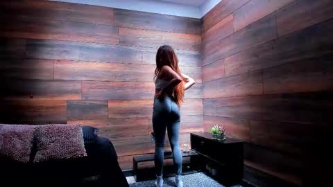 Snapshot of tinyw0nder chatting on October 2025 05:03:01 PM Instagram tinyw0nder online show from October 2025 05:03:01 PM