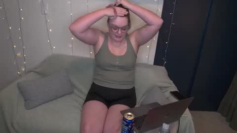 Tippy online show from December 2024 03:22:02 AM