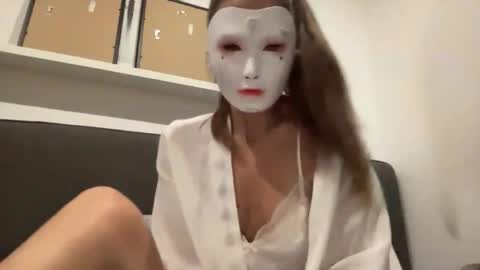 Tinks online show from October 2025 07:27:01 PM