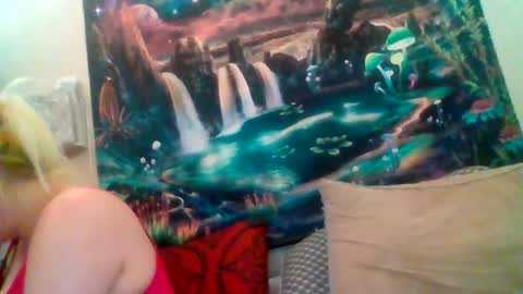 Snapshot of tipthekittenxo chatting on March 2026 02:13:02 AM tipthekittenxo online show from March 2026 02:13:02 AM