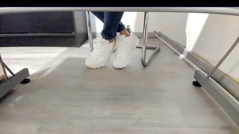 Snapshot of tired33 chatting on September 2025 04:39:02 PM Anna online show from September 2025 04:39:02 PM