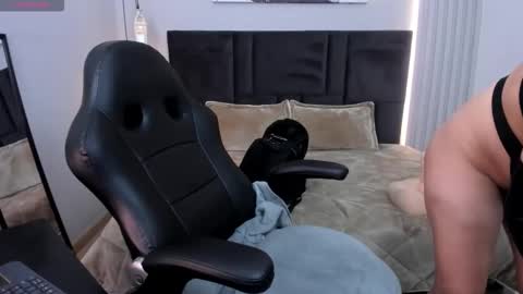 Tisha online show from November 2025 02:31:02 PM