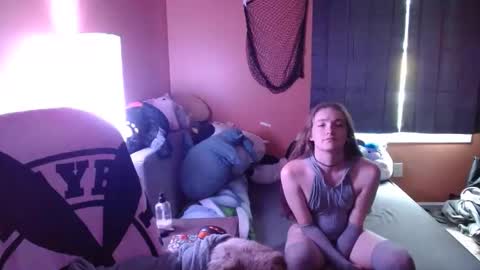 Titania420 online show from September 2025 07:14:02 PM