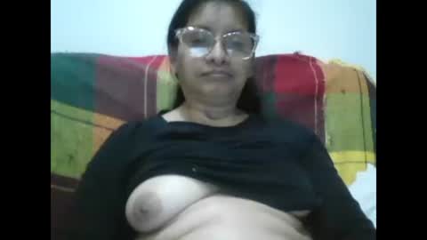 Snapshot of titssmall123 chatting on December 2024 07:15:02 AM Ester online show from December 2024 07:15:02 AM