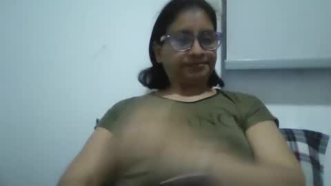 Snapshot of titssmall123 chatting on September 2025 10:59:02 PM Ester online show from September 2025 10:59:02 PM