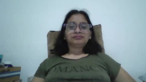 Snapshot of titssmall123 chatting on November 2025 11:18:02 PM Ester online show from November 2025 11:18:02 PM