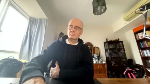 Snapshot of tksnoopy7 chatting on February 2026 02:15:01 AM TKSnoopy online show from February 2026 02:15:01 AM