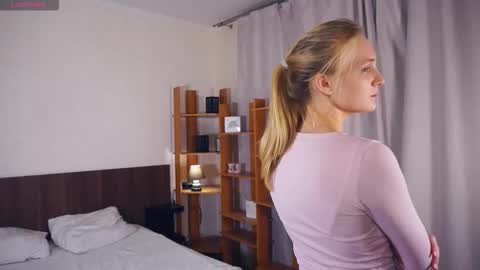 Mary online show from December 2025 07:03:01 AM