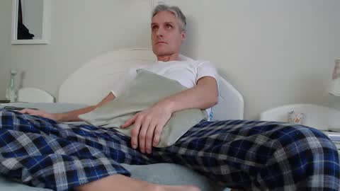 Daniel Bisexual uncut 20cm online show from February 2025 02:27:01 PM