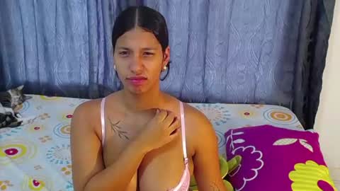 Snapshot of tokihoney chatting on June 2026 09:15:02 PM Adela y juan online show from June 2026 09:15:02 PM