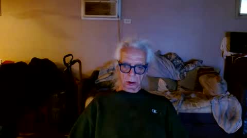 Snapshot of tom112292014 chatting on May 2026 12:22:01 PM tom112292014 online show from May 2026 12:22:01 PM